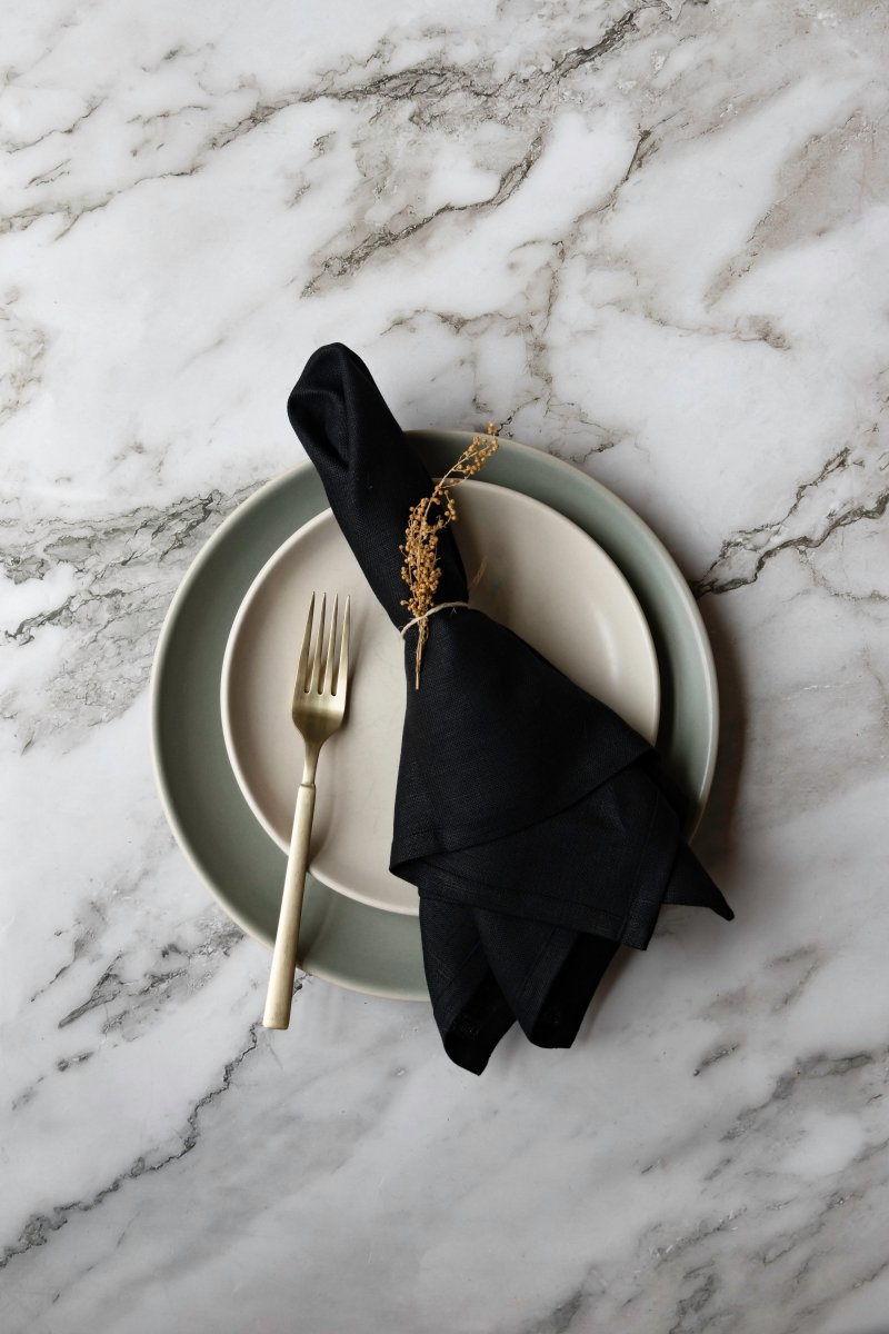 31 Chapel Lane Irish Linen Napkin Set in Onyx Black - Thatch Goods